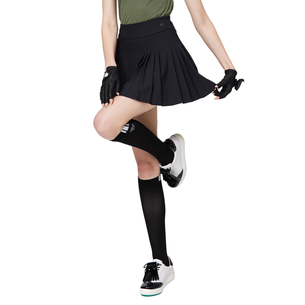 High-waisted women's pleated skirt