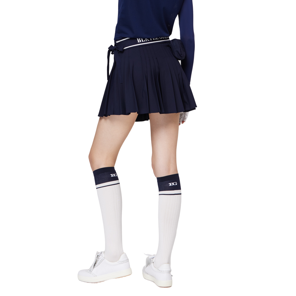 High-waisted women's pleated skirt